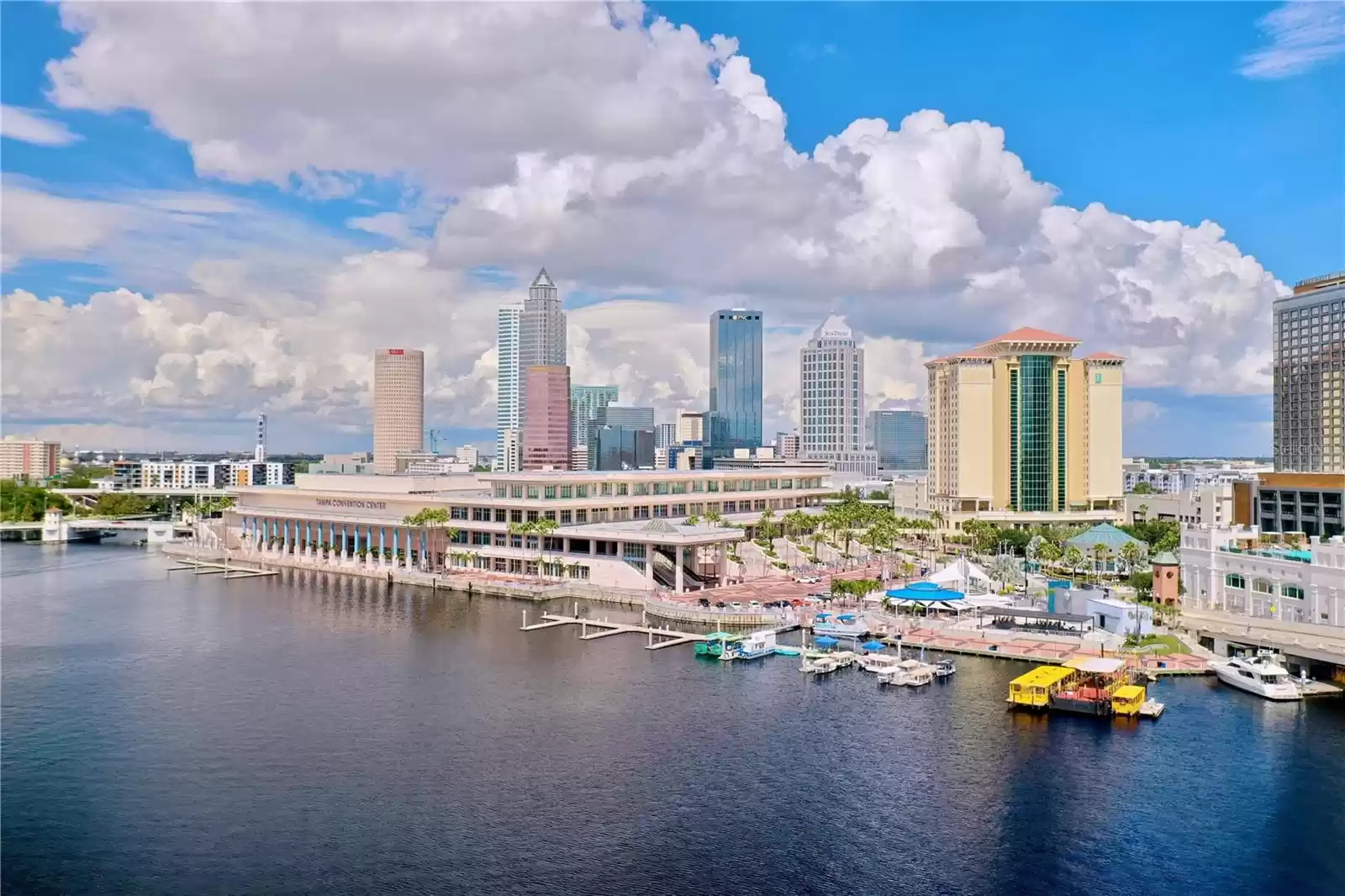 1208 KENNEDY BOULEVARD, TAMPA, Florida 33602, 2 Bedrooms Bedrooms, ,2 BathroomsBathrooms,Residential Lease,For Rent,KENNEDY,0,MFRTB8342184