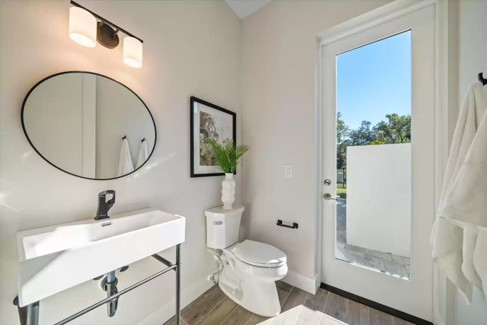 Powder room/Pool bath