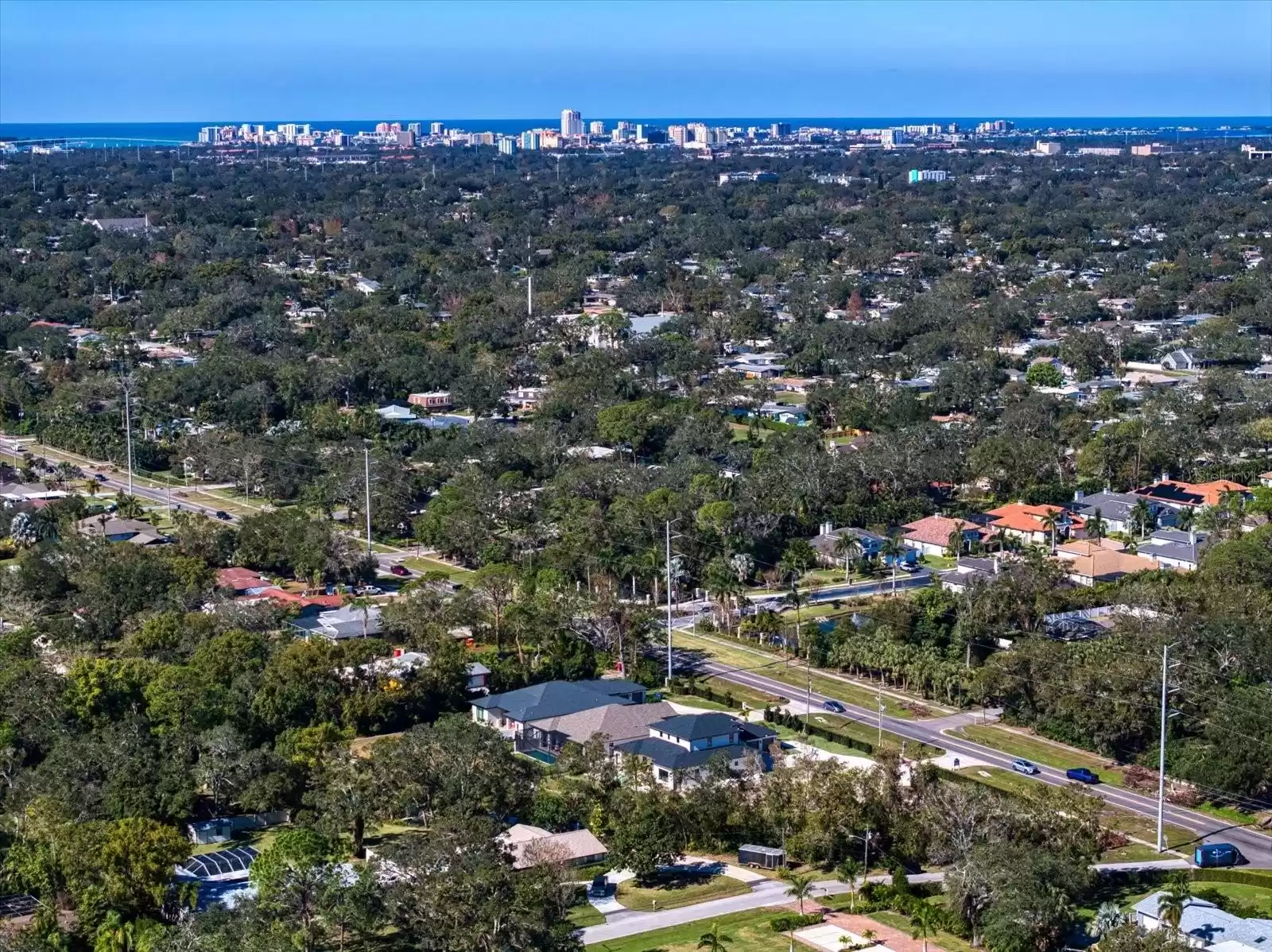 2011 BELLEAIR ROAD, CLEARWATER, Florida 33764, 4 Bedrooms Bedrooms, ,4 BathroomsBathrooms,Residential,For Sale,BELLEAIR,MFRU8192770