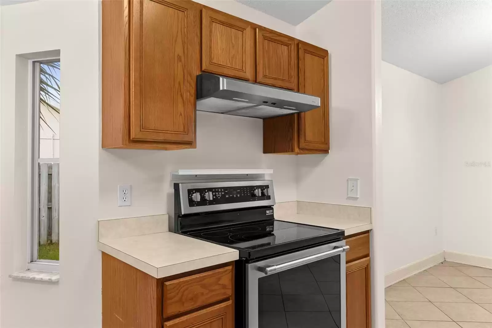 212 BENT OAK LOOP, DAVENPORT, Florida 33837, 3 Bedrooms Bedrooms, ,2 BathroomsBathrooms,Residential Lease,For Rent,BENT OAK,0,MFRO6264537