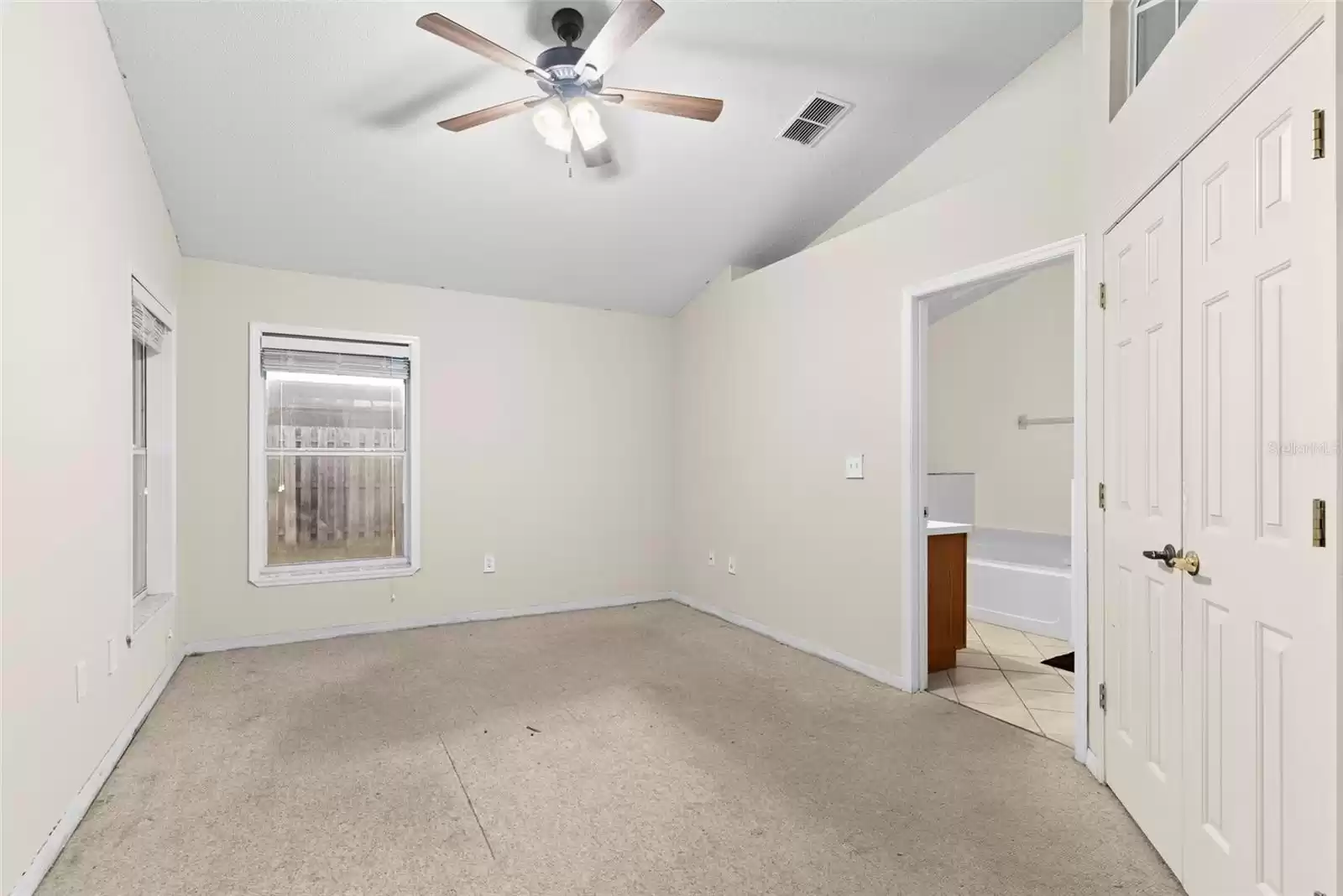 212 BENT OAK LOOP, DAVENPORT, Florida 33837, 3 Bedrooms Bedrooms, ,2 BathroomsBathrooms,Residential Lease,For Rent,BENT OAK,0,MFRO6264537