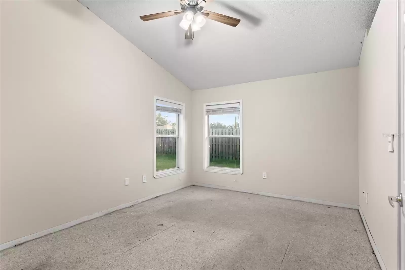 212 BENT OAK LOOP, DAVENPORT, Florida 33837, 3 Bedrooms Bedrooms, ,2 BathroomsBathrooms,Residential Lease,For Rent,BENT OAK,0,MFRO6264537