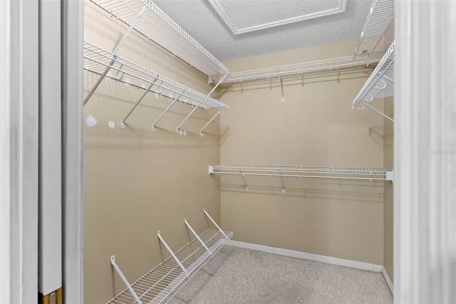 212 BENT OAK LOOP, DAVENPORT, Florida 33837, 3 Bedrooms Bedrooms, ,2 BathroomsBathrooms,Residential Lease,For Rent,BENT OAK,0,MFRO6264537