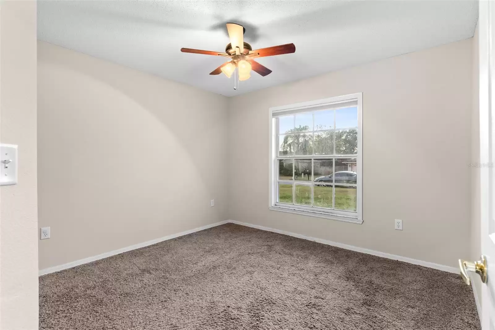 212 BENT OAK LOOP, DAVENPORT, Florida 33837, 3 Bedrooms Bedrooms, ,2 BathroomsBathrooms,Residential Lease,For Rent,BENT OAK,0,MFRO6264537