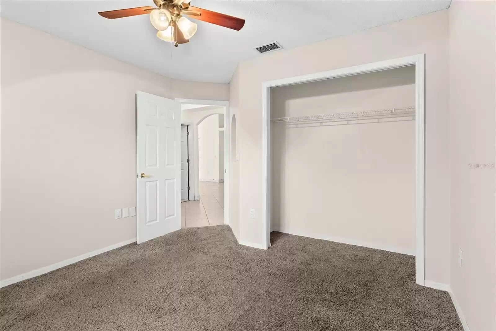 212 BENT OAK LOOP, DAVENPORT, Florida 33837, 3 Bedrooms Bedrooms, ,2 BathroomsBathrooms,Residential Lease,For Rent,BENT OAK,0,MFRO6264537