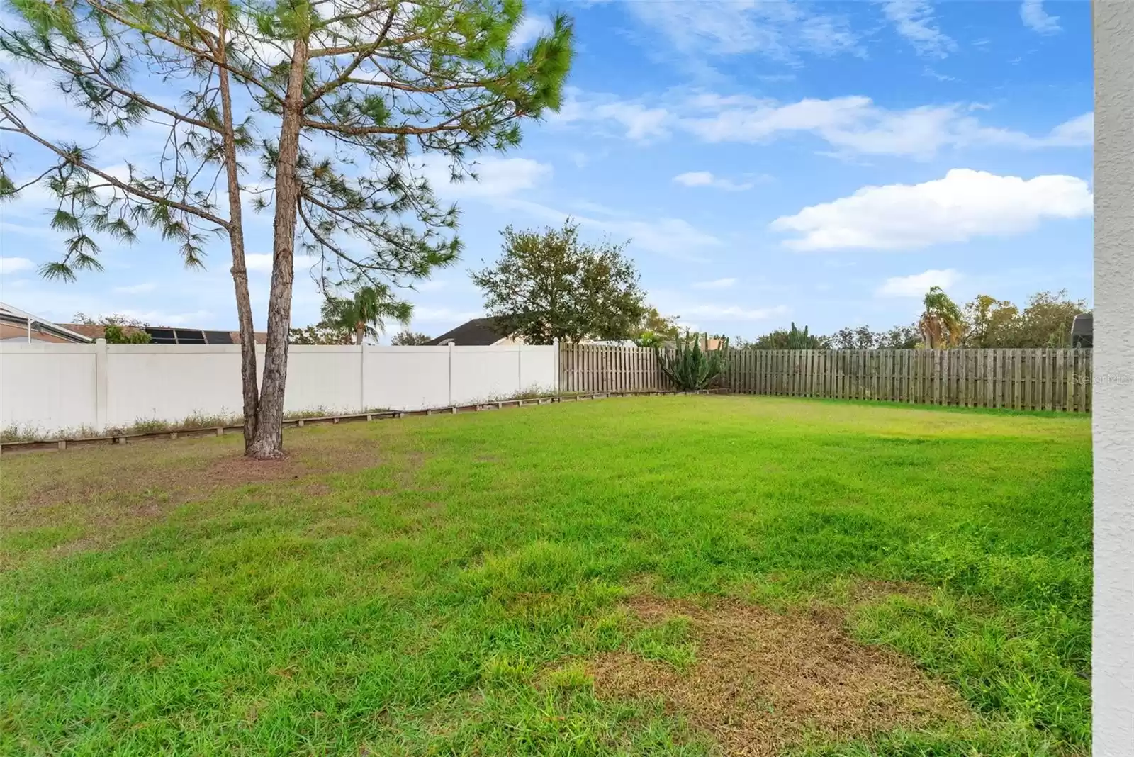 212 BENT OAK LOOP, DAVENPORT, Florida 33837, 3 Bedrooms Bedrooms, ,2 BathroomsBathrooms,Residential Lease,For Rent,BENT OAK,0,MFRO6264537