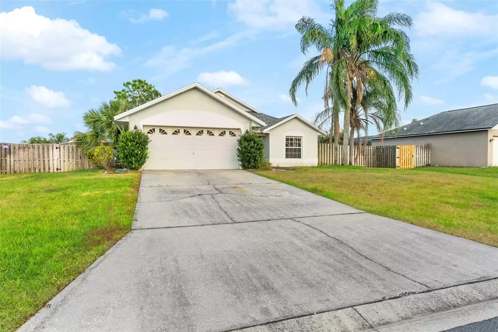 212 BENT OAK LOOP, DAVENPORT, Florida 33837, 3 Bedrooms Bedrooms, ,2 BathroomsBathrooms,Residential Lease,For Rent,BENT OAK,0,MFRO6264537