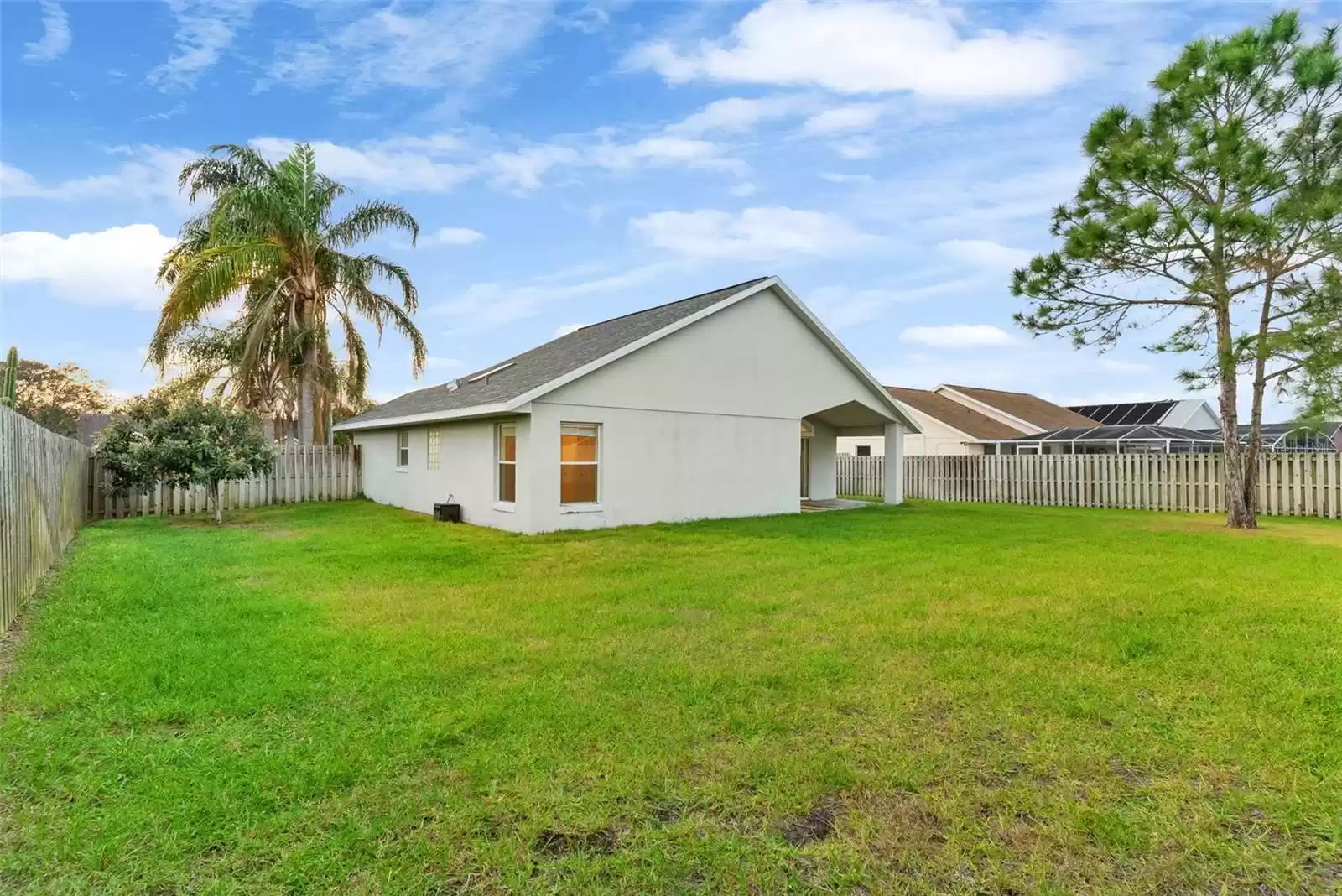 212 BENT OAK LOOP, DAVENPORT, Florida 33837, 3 Bedrooms Bedrooms, ,2 BathroomsBathrooms,Residential Lease,For Rent,BENT OAK,0,MFRO6264537