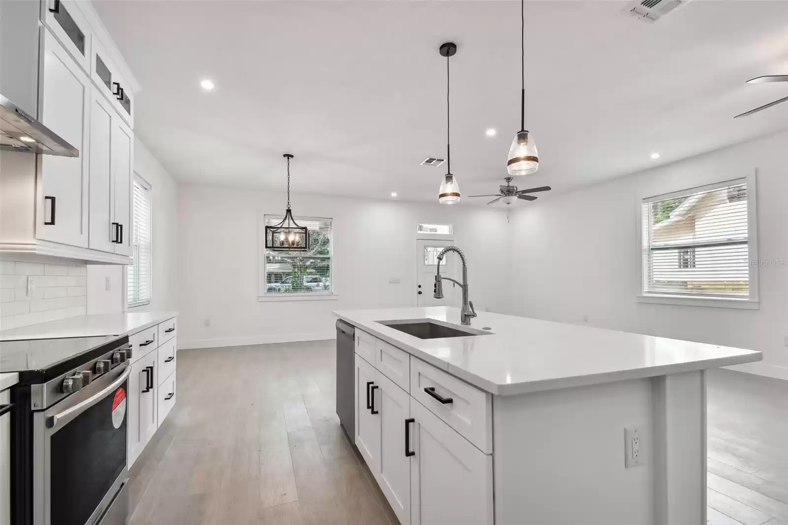 1309 CAYUGA STREET, TAMPA, Florida 33603, 3 Bedrooms Bedrooms, ,2 BathroomsBathrooms,Residential,For Sale,CAYUGA,0,MFRTB8339018