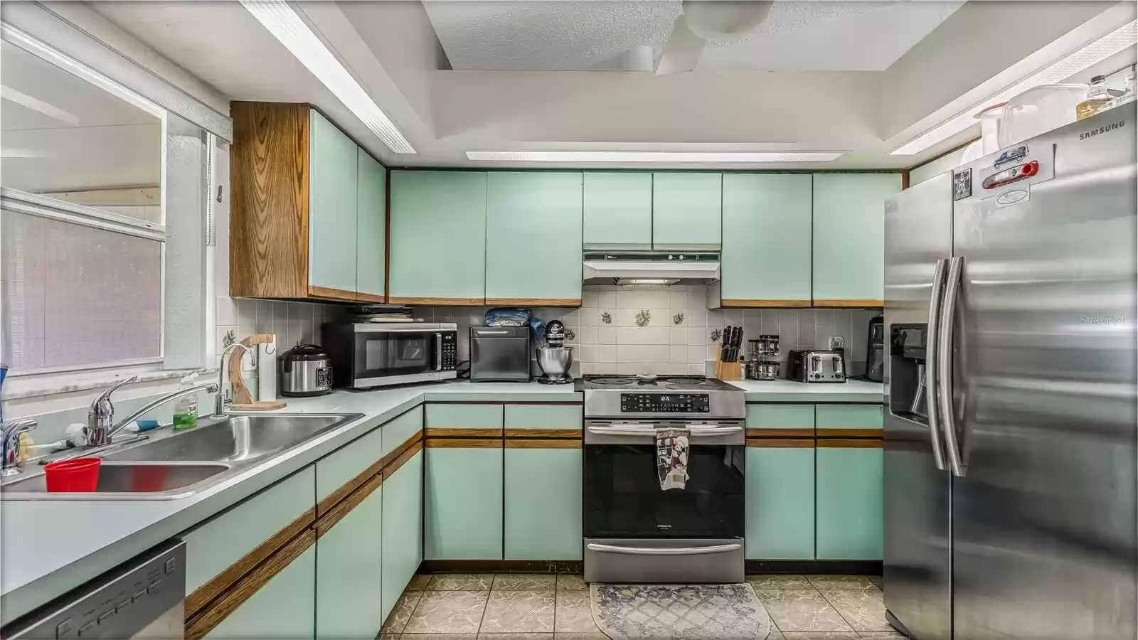2625 SWEET SPRINGS STREET, DELTONA, Florida 32738, 3 Bedrooms Bedrooms, ,2 BathroomsBathrooms,Residential,For Sale,SWEET SPRINGS,0,MFRV4938541