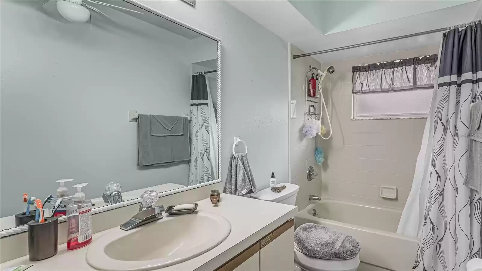 2625 SWEET SPRINGS STREET, DELTONA, Florida 32738, 3 Bedrooms Bedrooms, ,2 BathroomsBathrooms,Residential,For Sale,SWEET SPRINGS,0,MFRV4938541