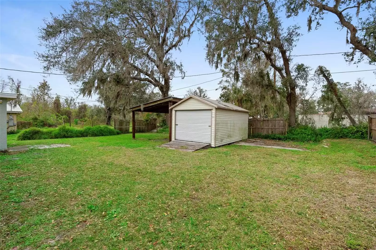 Back yard Shed w/ electric