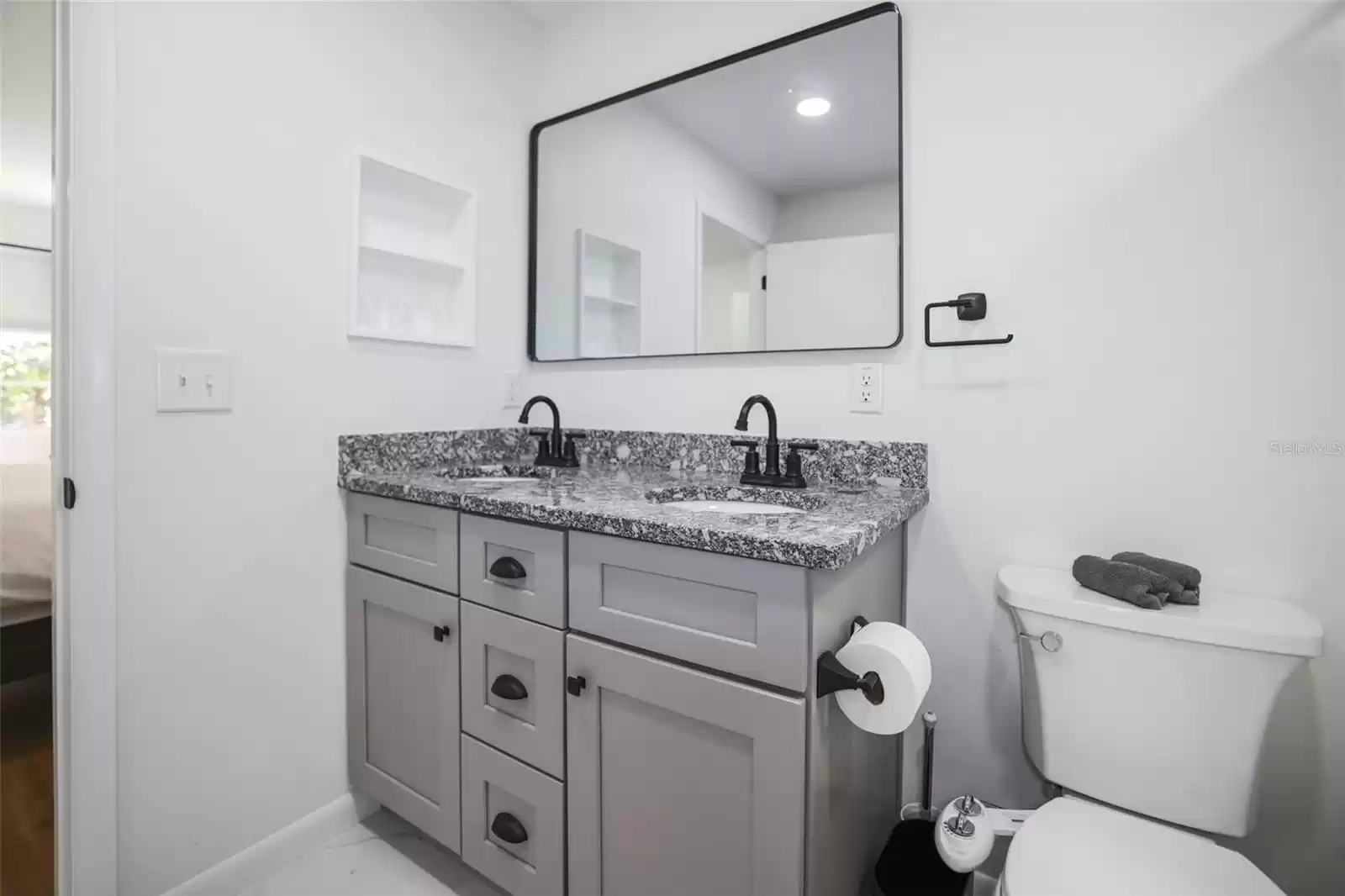 1822 WASHINGTON AVENUE, CLEARWATER, Florida 33755, 2 Bedrooms Bedrooms, ,2 BathroomsBathrooms,Residential,For Sale,WASHINGTON,0,MFRTB8317279