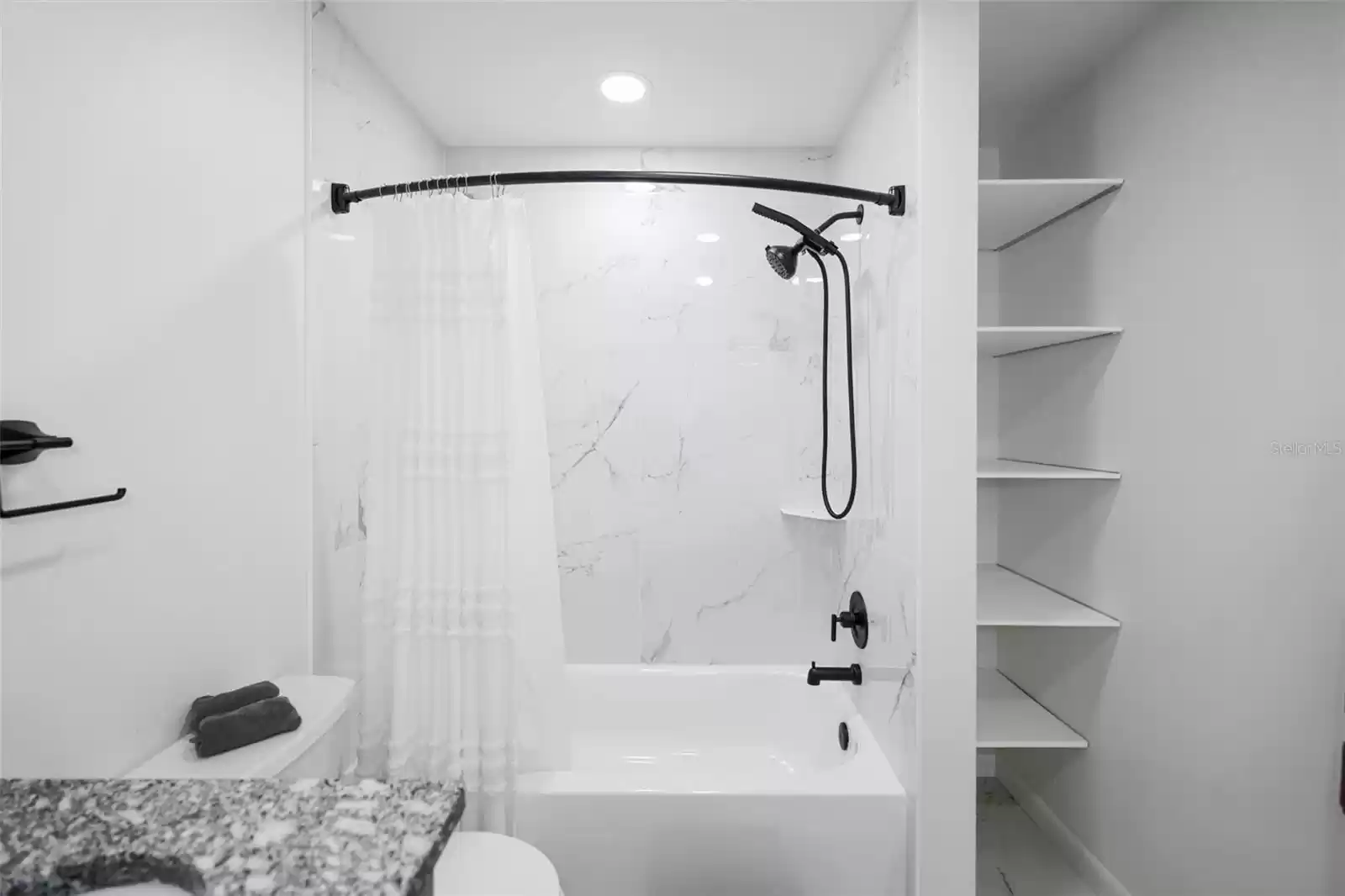 1822 WASHINGTON AVENUE, CLEARWATER, Florida 33755, 2 Bedrooms Bedrooms, ,2 BathroomsBathrooms,Residential,For Sale,WASHINGTON,0,MFRTB8317279