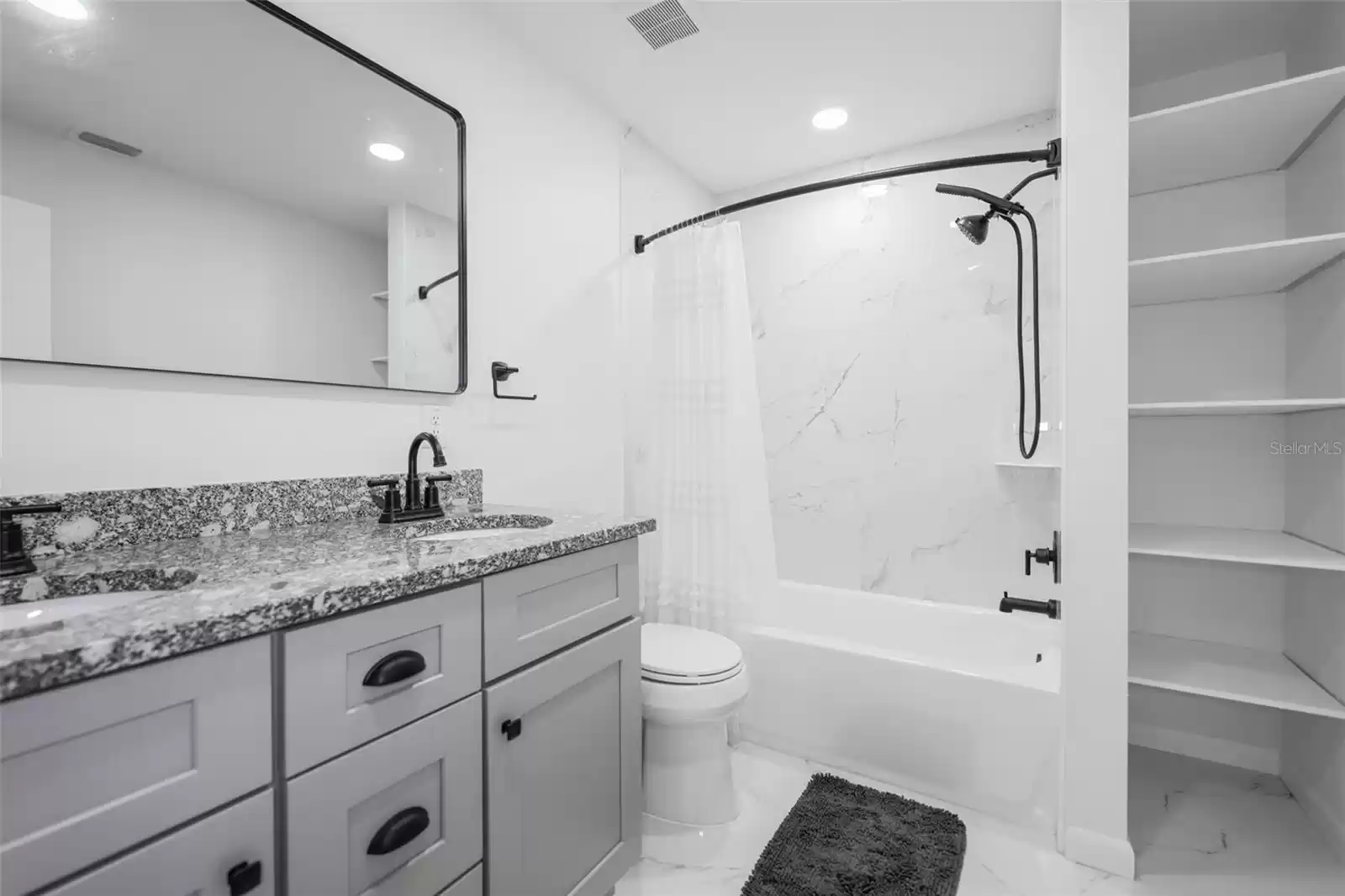 1822 WASHINGTON AVENUE, CLEARWATER, Florida 33755, 2 Bedrooms Bedrooms, ,2 BathroomsBathrooms,Residential,For Sale,WASHINGTON,0,MFRTB8317279
