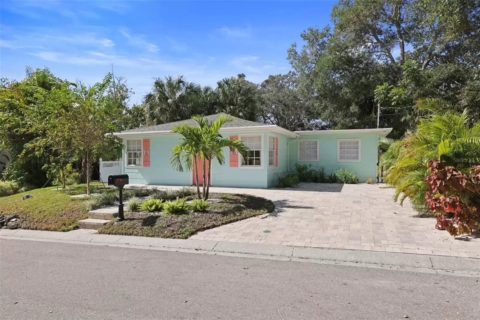 1822 WASHINGTON AVENUE, CLEARWATER, Florida 33755, 2 Bedrooms Bedrooms, ,2 BathroomsBathrooms,Residential,For Sale,WASHINGTON,0,MFRTB8317279
