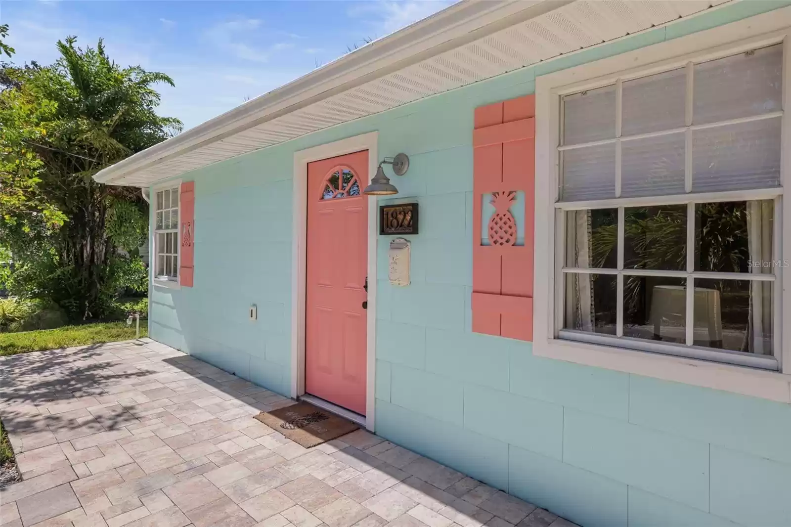 1822 WASHINGTON AVENUE, CLEARWATER, Florida 33755, 2 Bedrooms Bedrooms, ,2 BathroomsBathrooms,Residential,For Sale,WASHINGTON,0,MFRTB8317279